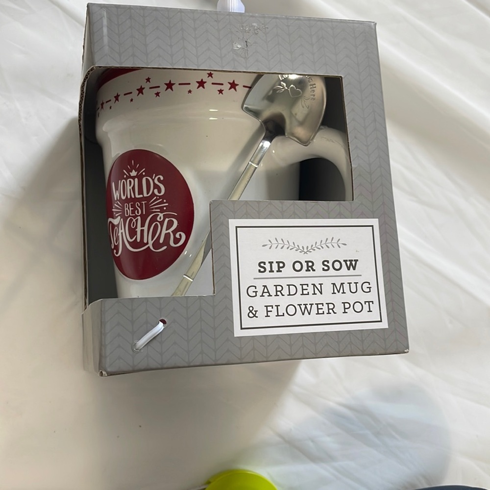 NIB sip or sow garden mug and flower pot for teachers 20oz.